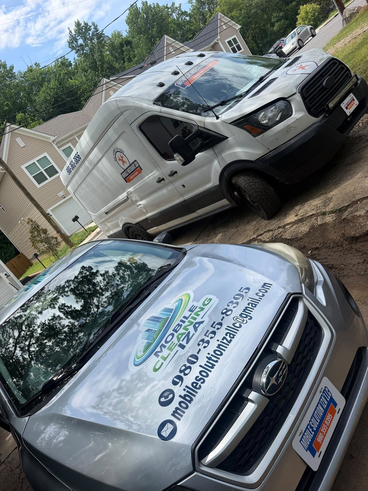 Mobile Mechanic Iza and Mobile Cleaning Iza vehicles